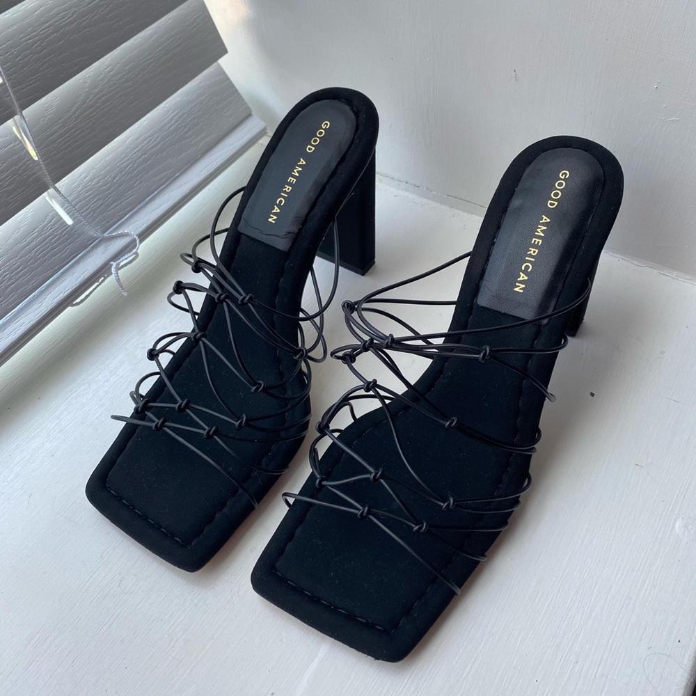 GOOD AMERICAN BLACK NEOPRENE CAGED MULE